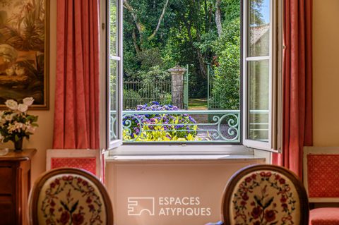 Manoir du XIXème siècle au coeur d&rsquo;un parc paysager.