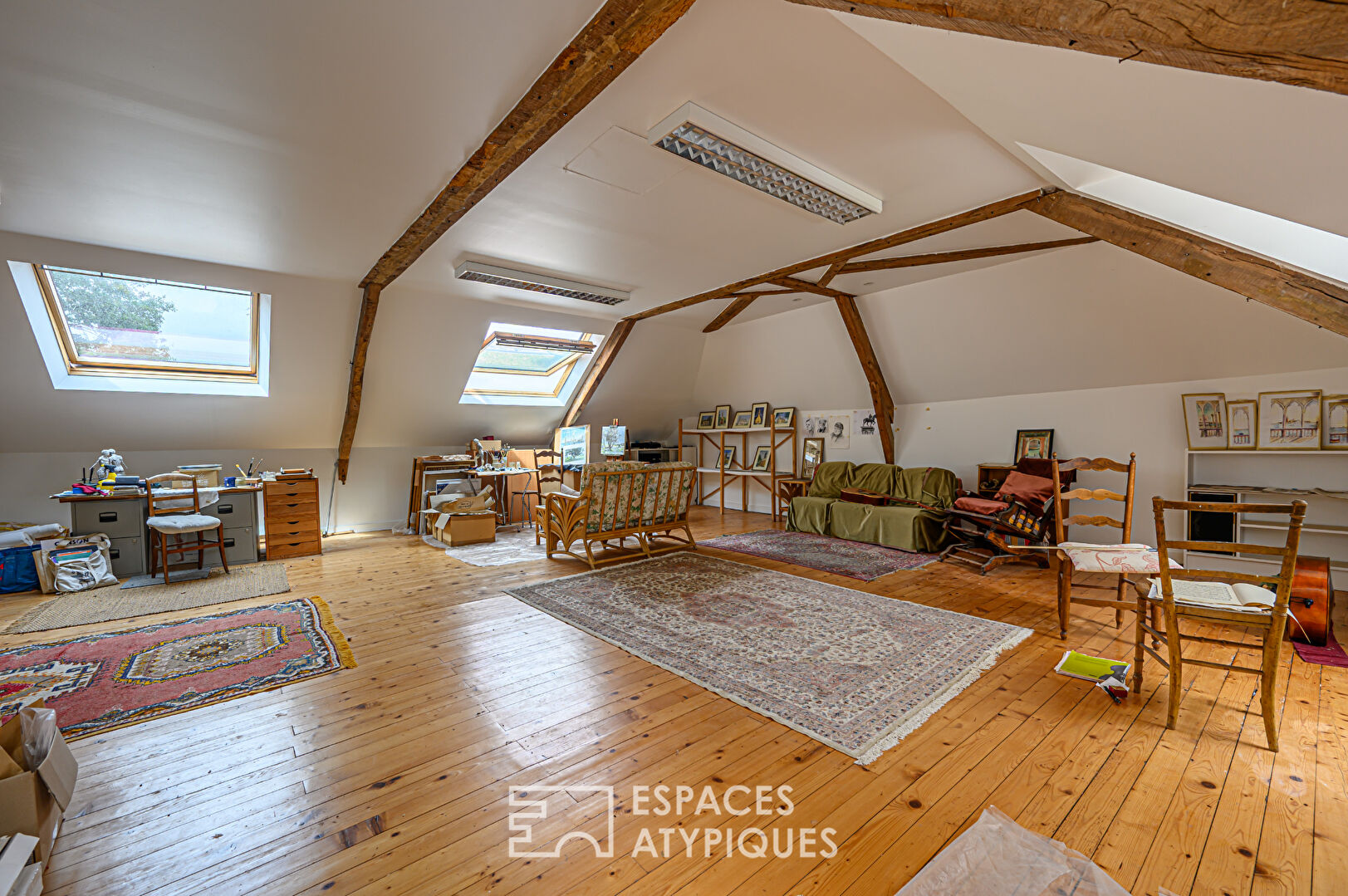 Manoir du XIXème siècle au coeur d&rsquo;un parc paysager.