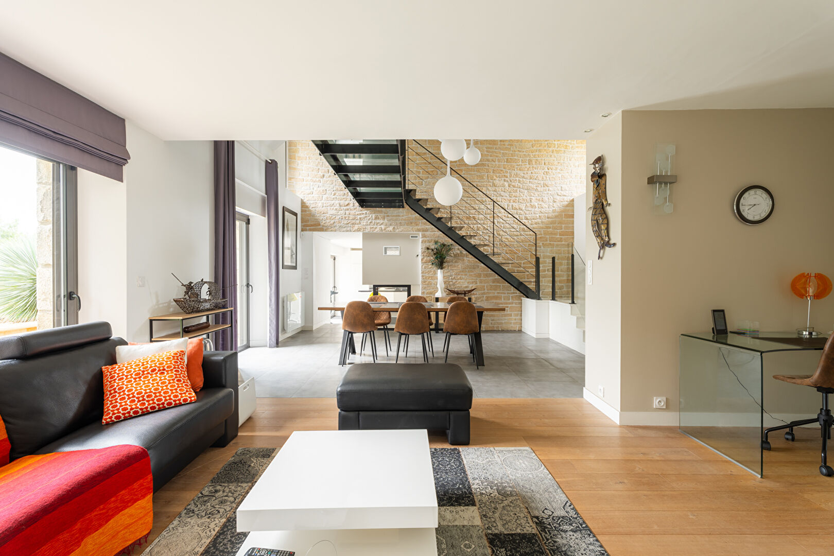 Chaumière de caractère avec belles prestations et jardin paysager