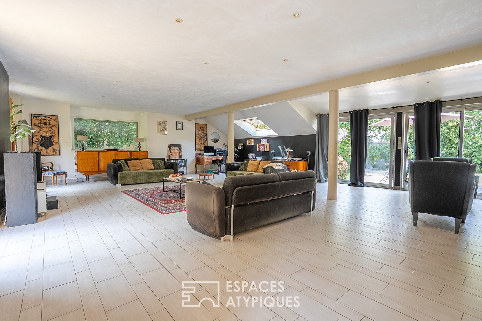 Renovated stone house with swimming pool and workshops