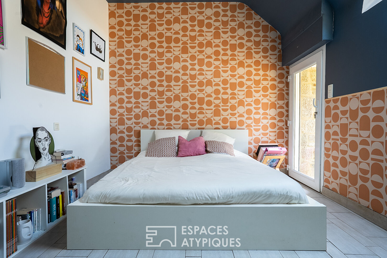 Renovated stone house with swimming pool and workshops