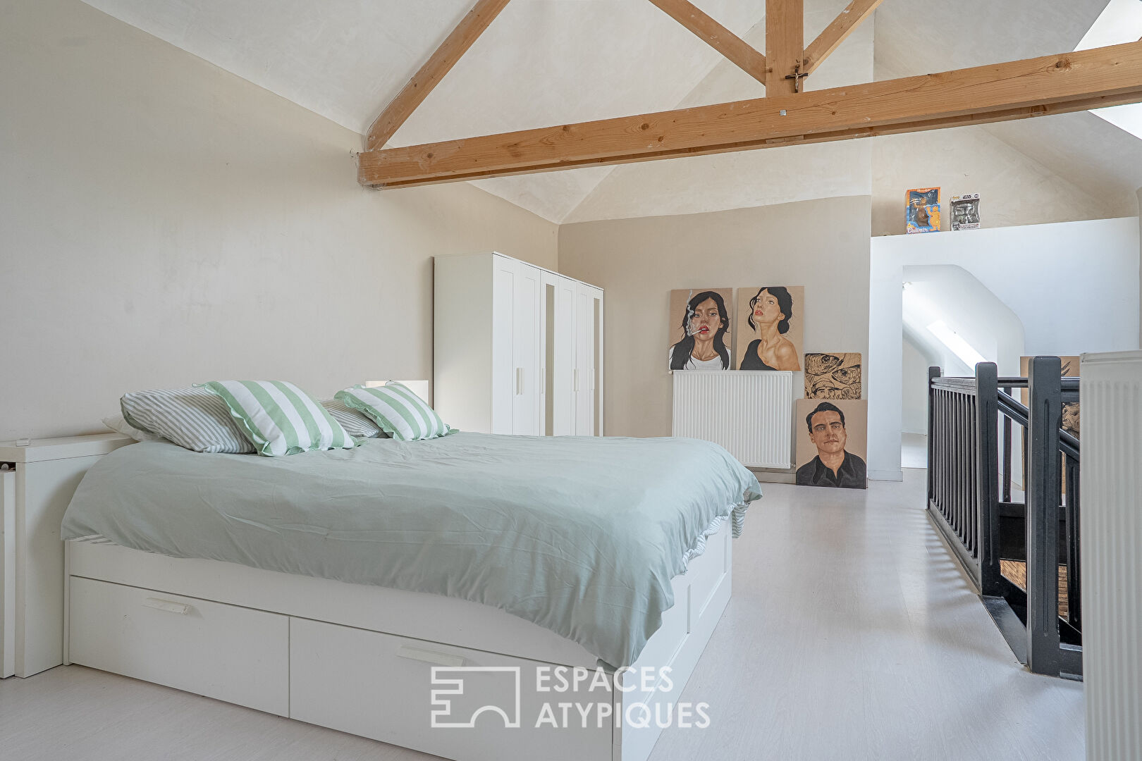 Renovated stone house with swimming pool and workshops