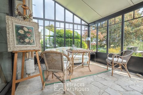 Stone farmhouse with outbuilding and direct access to the beaches