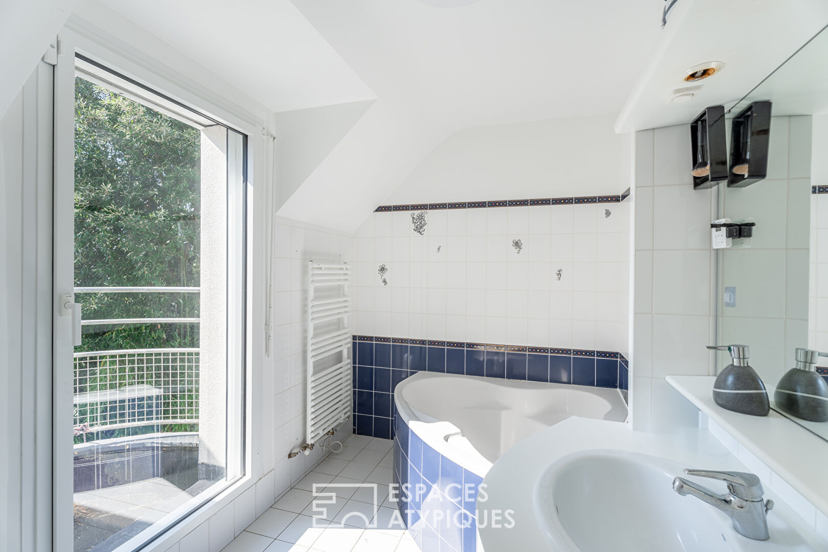 Maison contemporaine en coeur de Bourg à 200 m du Golfe du Morbihan
