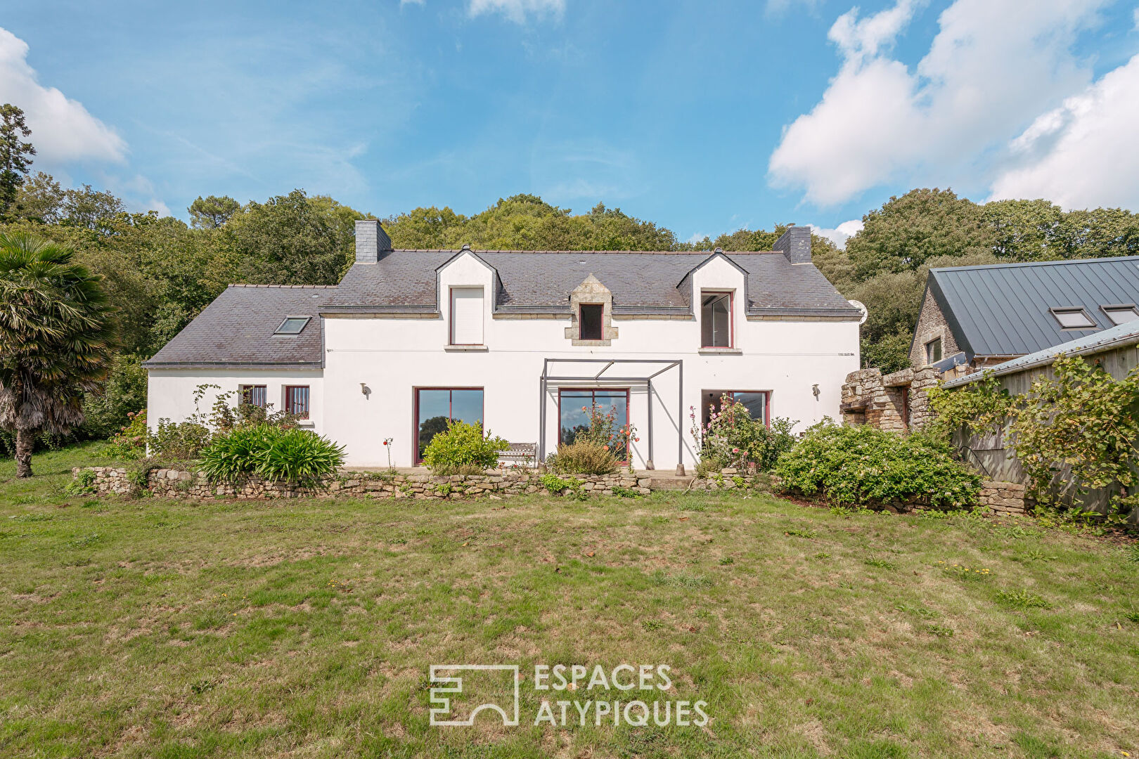 Unique property for families, holiday cottages or agricultural project
