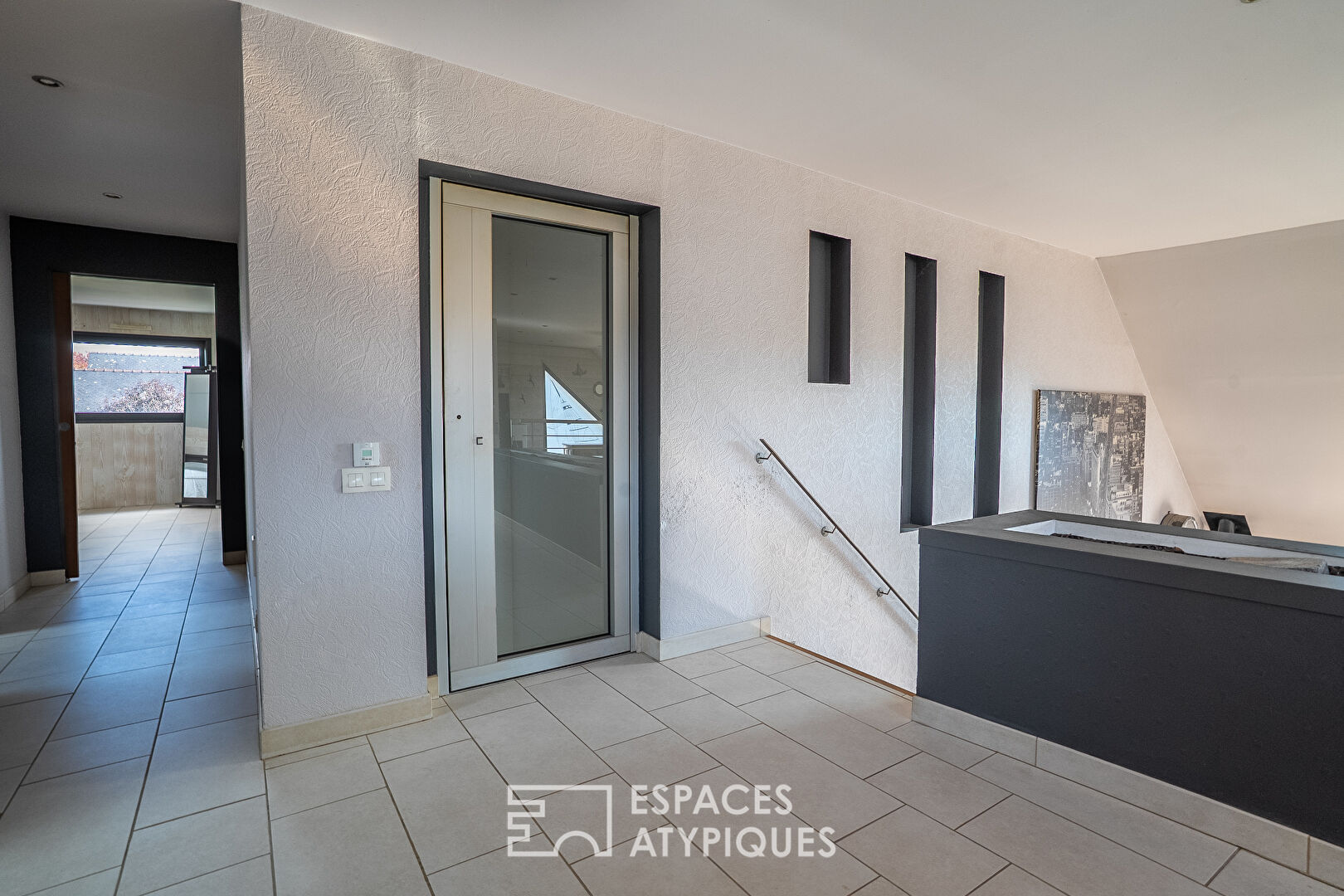 Maison loft d’architecte avec ascenseur et prestations haut de gamme