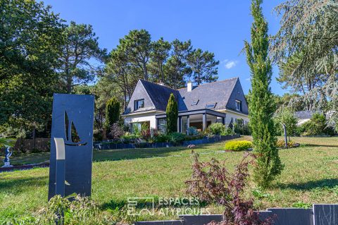 Propriété familiale avec vue contemplative sur l’eau