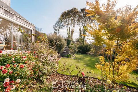 Renovated House with Wooden Extension and Development Potential in Saint-Avé