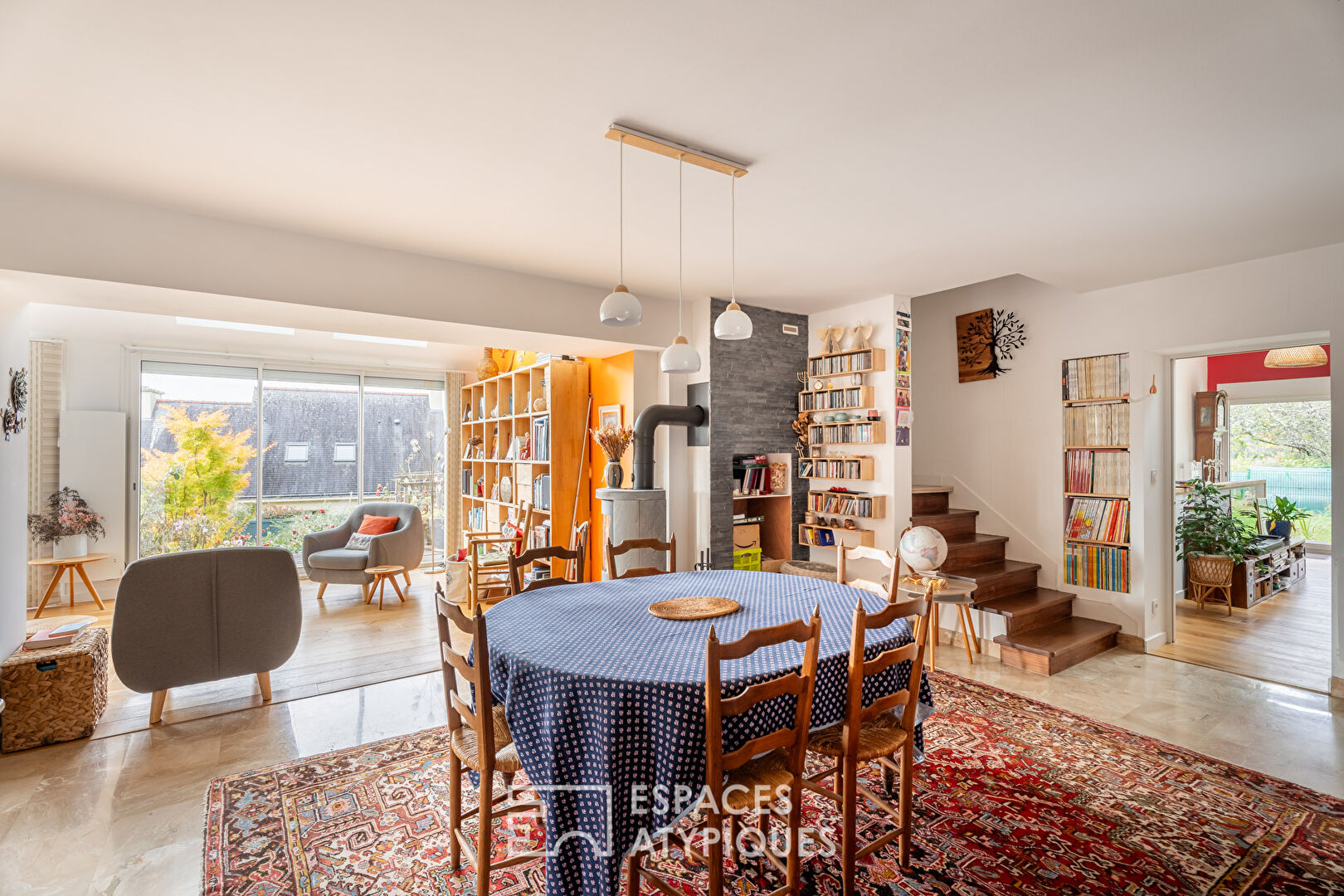Renovated House with Wooden Extension and Development Potential in Saint-Avé