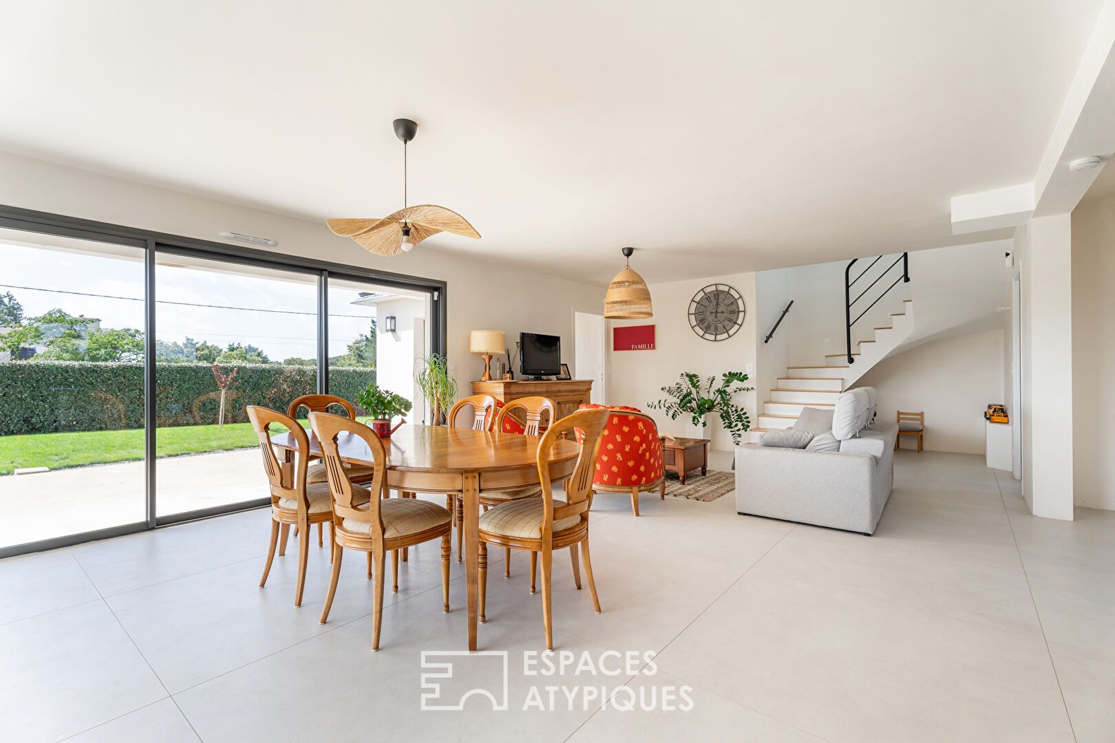 Contemporaine entre bord de Vilaine et bord de mer