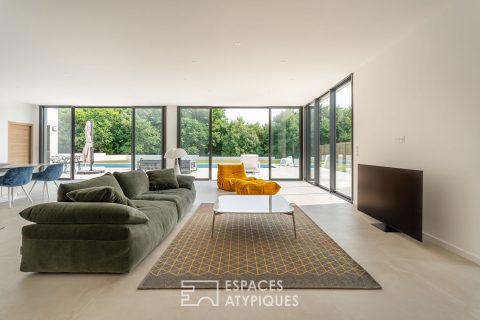 Villa contemporaine avec piscine à l’abri des regards