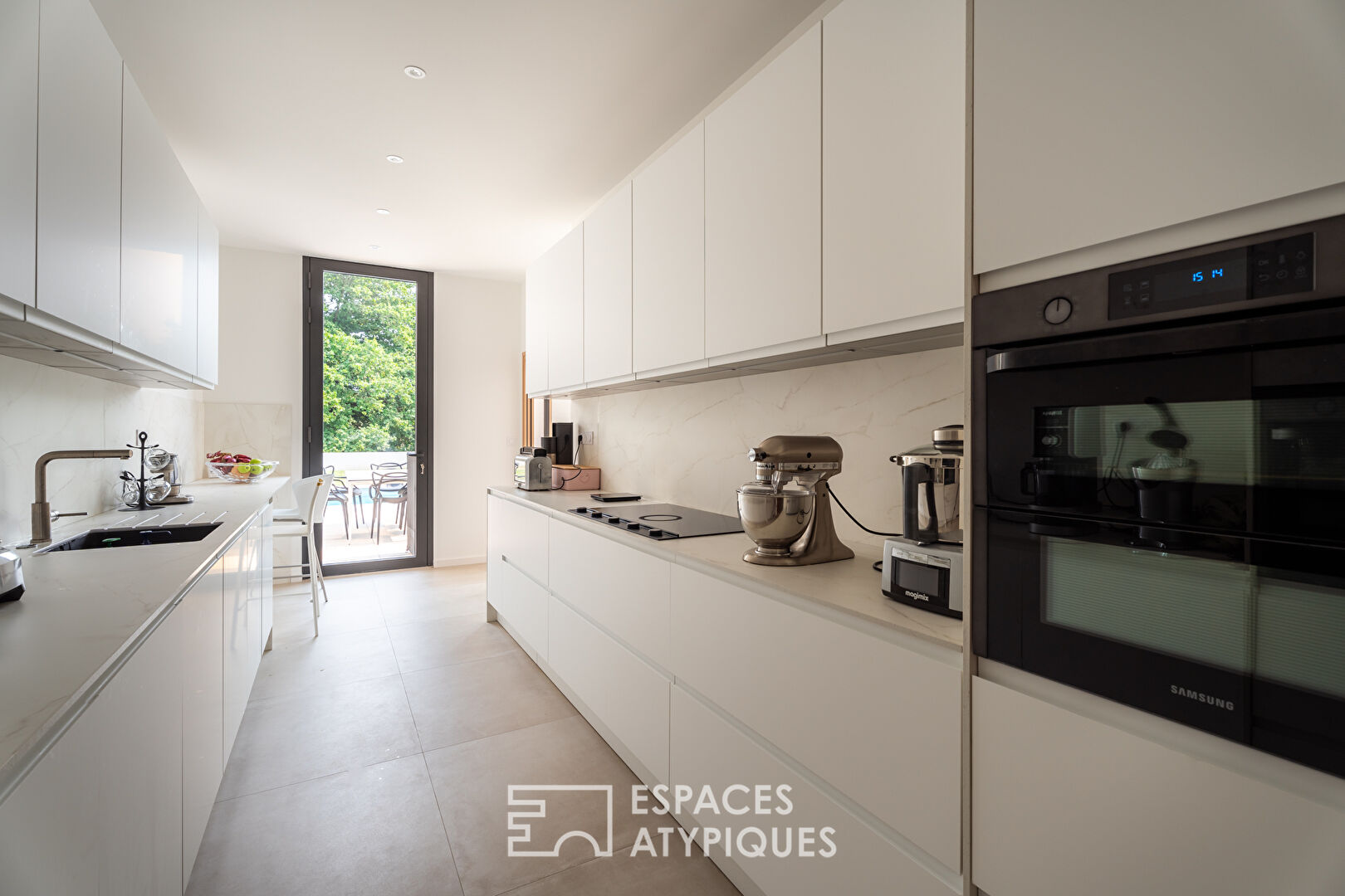 Villa contemporaine avec piscine à l’abri des regards