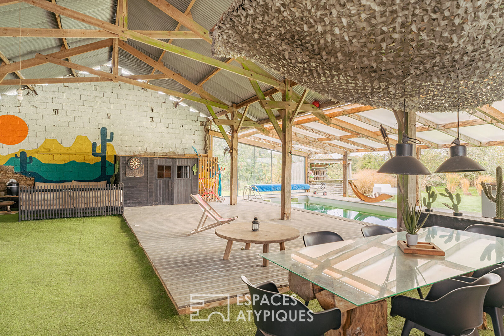 Elegant renovated farmhouse with swimming pool and outbuildings