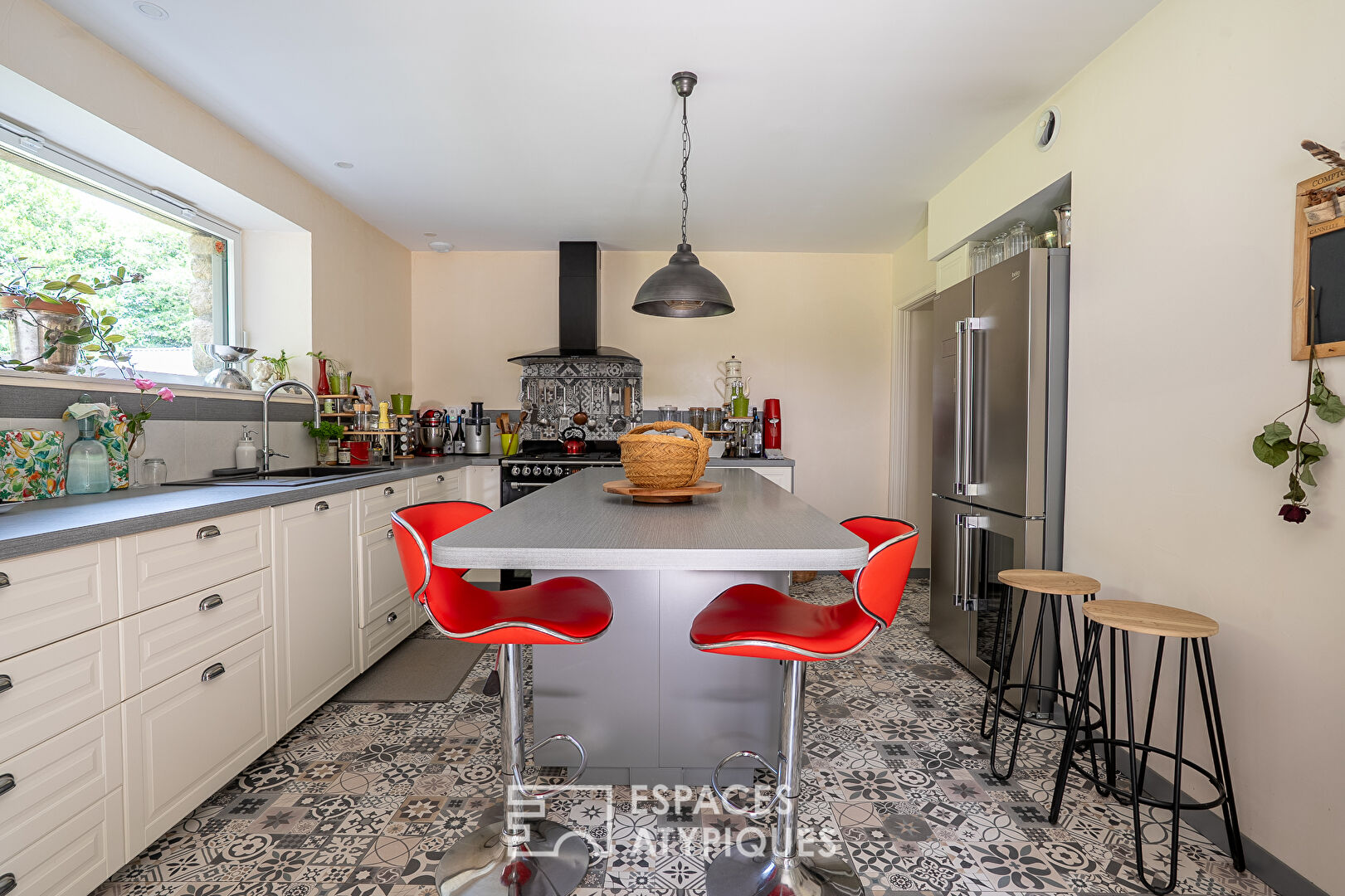 Maison familiale ou projet d’accueil dans un domaine boisé avec piscine chauffée