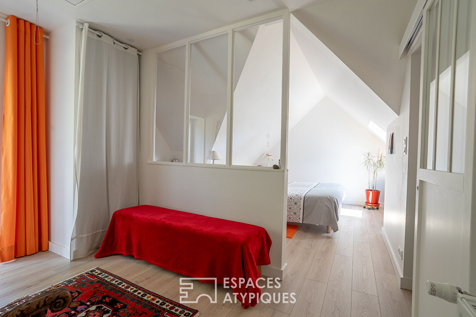 Maison familiale ou projet d’accueil dans un domaine boisé avec piscine chauffée