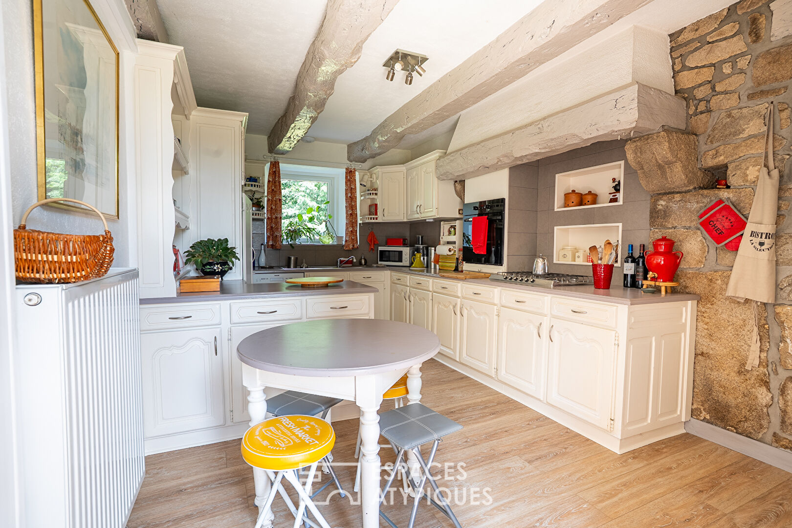 Maison familiale ou projet d’accueil dans un domaine boisé avec piscine chauffée