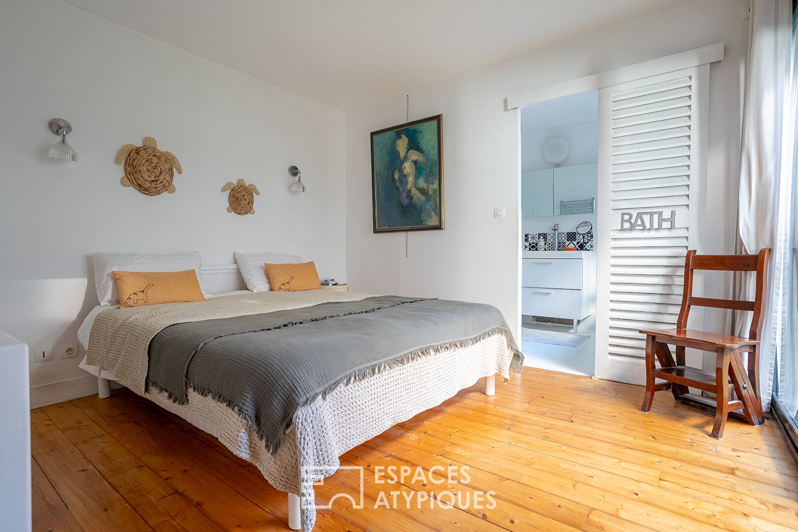 Hidden loft-style house with garden in the heart of a former workshop