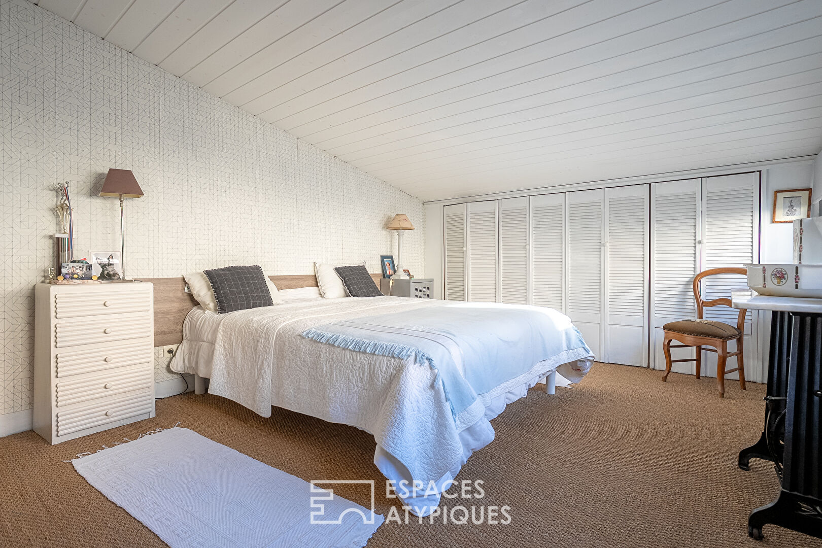 Hidden loft-style house with garden in the heart of a former workshop