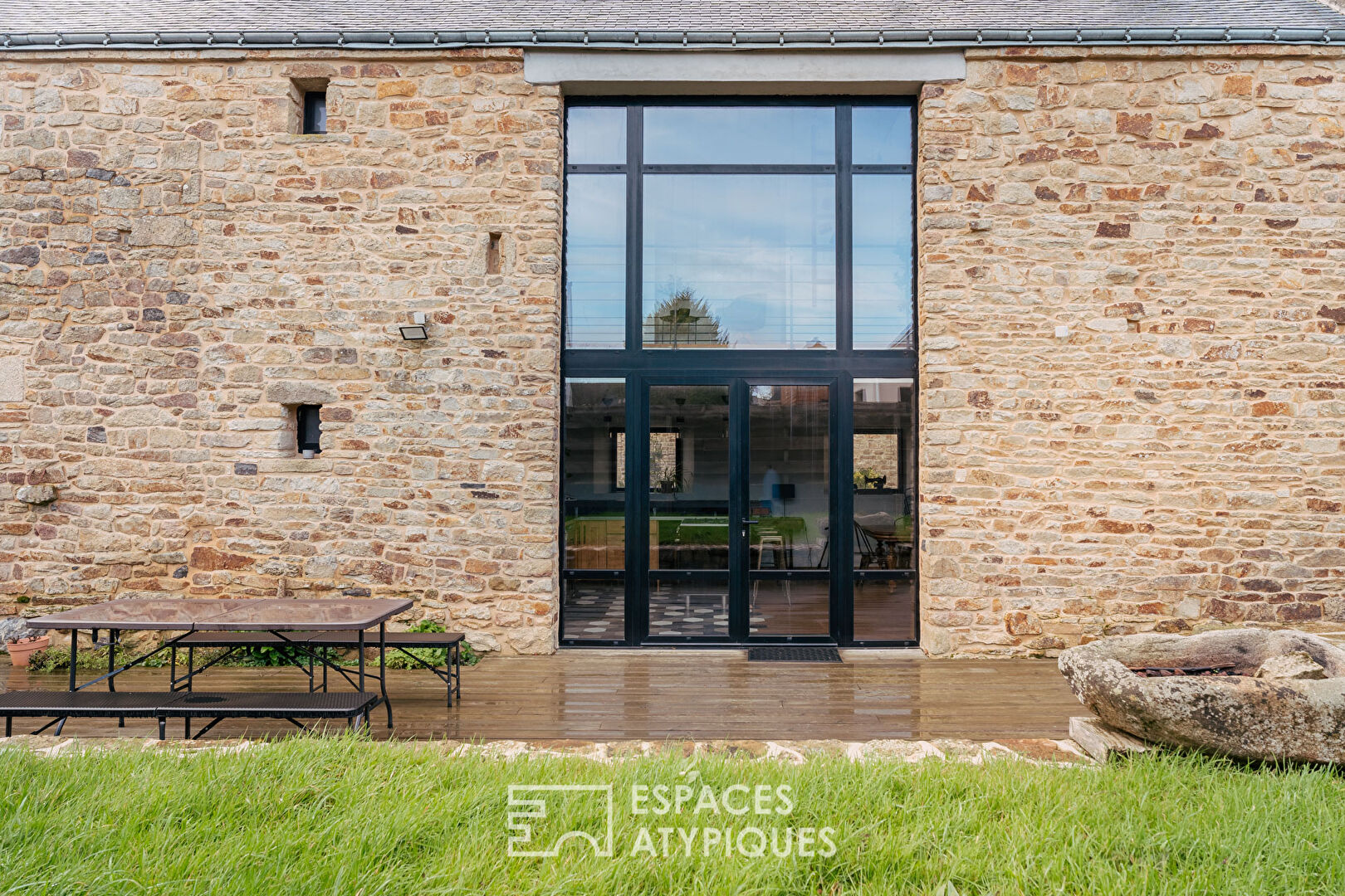 Belle longère en pierre, entièrement rénovée, proche de la Ria d'Etel