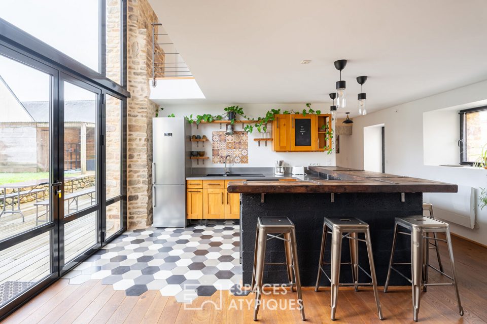 Belle longère en pierre, entièrement rénovée, proche de la Ria d'Etel