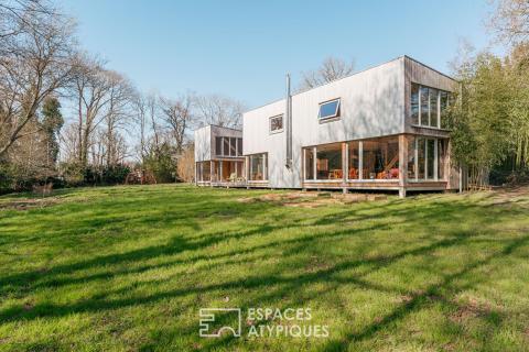 Maison d&rsquo;architecte éco-conçue et son atelier indépendant à deux pas du centre-bourg