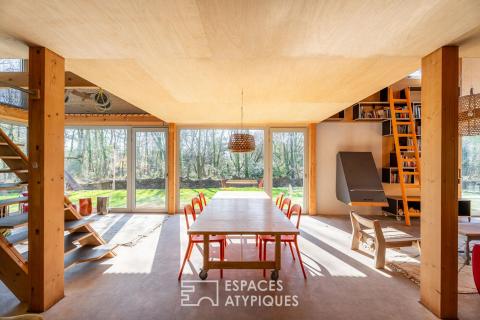 Maison d&rsquo;architecte éco-conçue et son atelier indépendant à deux pas du centre-bourg