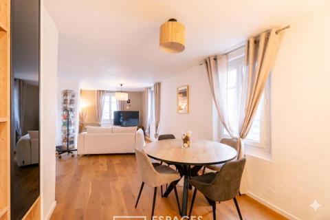 Appartement rénové sous les toits de l&rsquo;intra-muros Vannetais