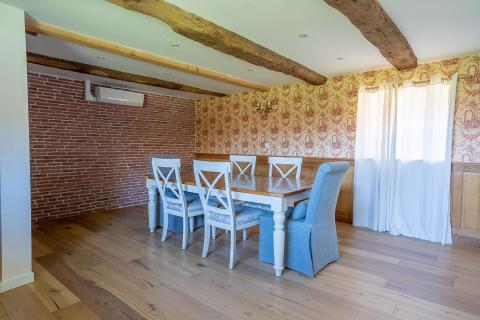 Longère de caractère avec jardin clos et potentiel d&rsquo;aménagement