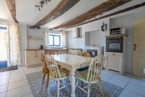 Longère de caractère avec jardin clos et potentiel d&rsquo;aménagement