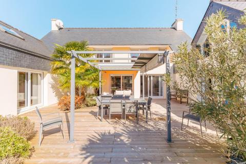 Maison familiale avec piscine et sauna sur les hauteurs de Malestroit