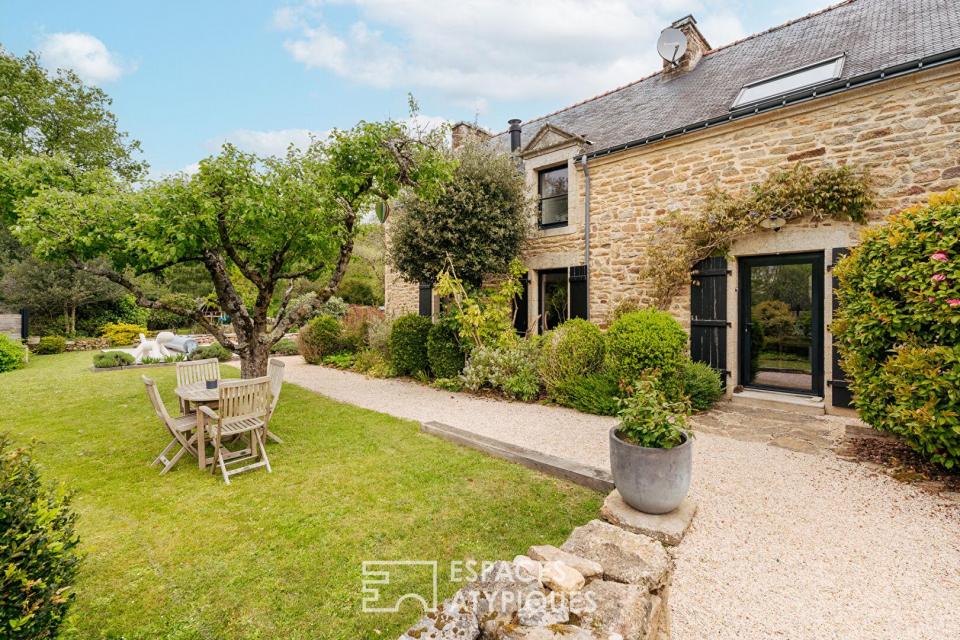 Longère de prestige et piscine au coeur d'un hameau préservé à Grand-Champ