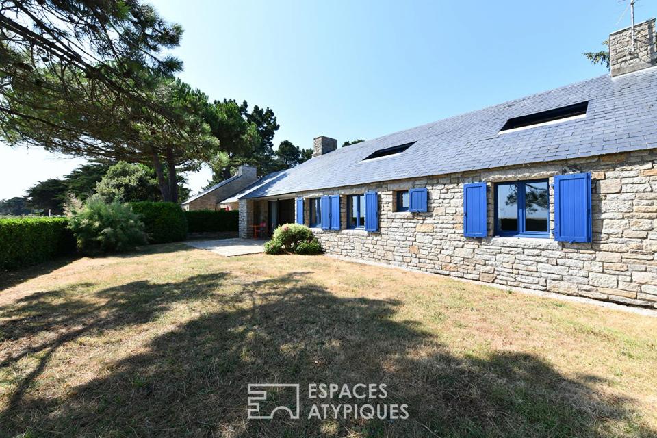 Villa d'architecte face à la mer et accès direct à la plage