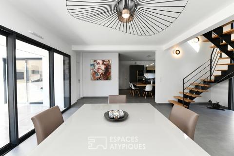 Unique à la vente – Elégante villa d&rsquo;architecte  aux portes de l&rsquo;océan