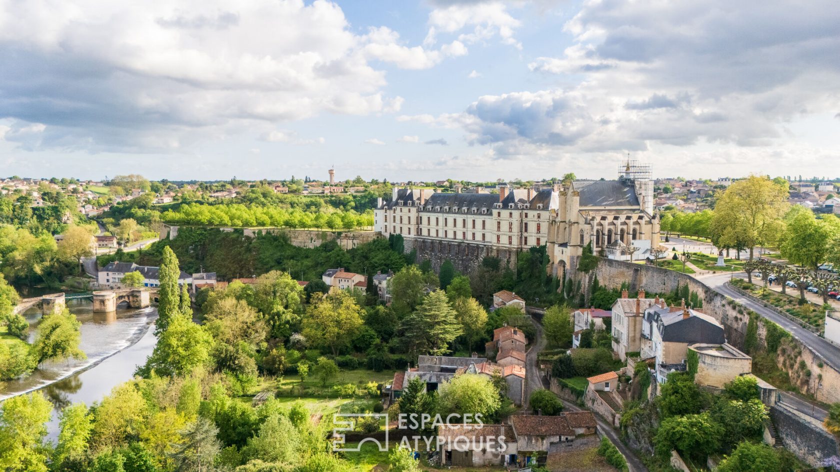 Dolce Vita à Thouars avec panorama sur le Château des Ducs