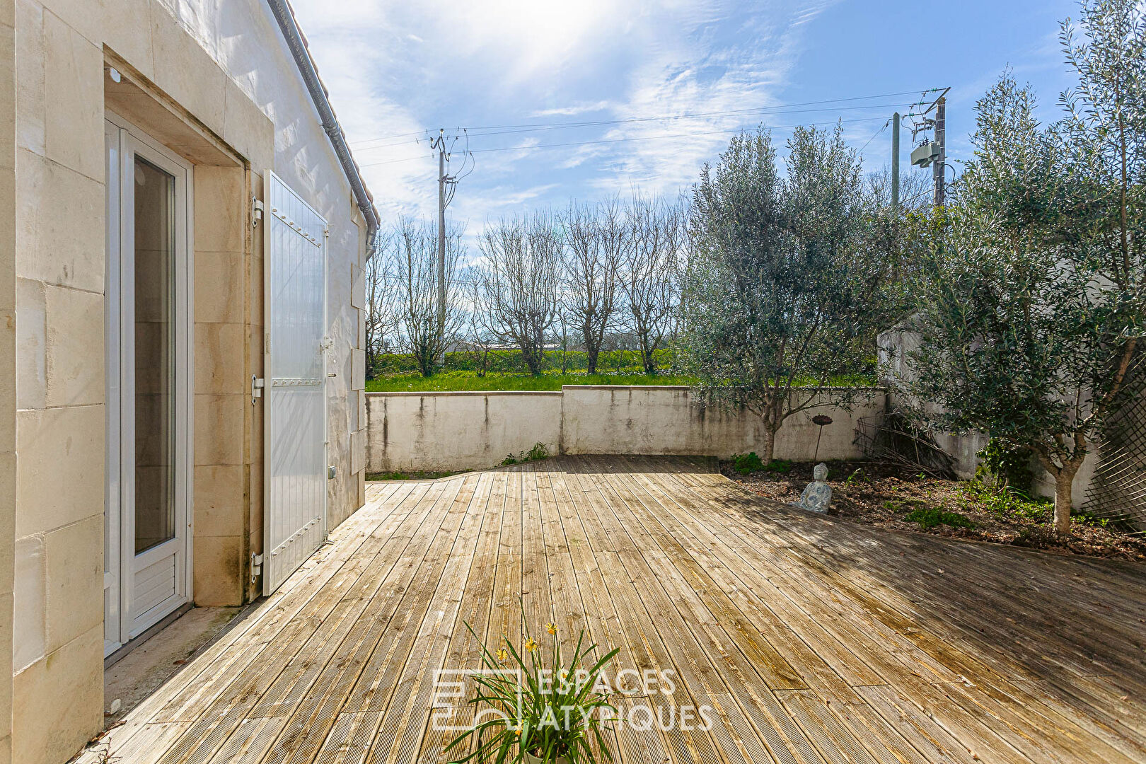 Contemporaine à la vue imprenable sur la campagne