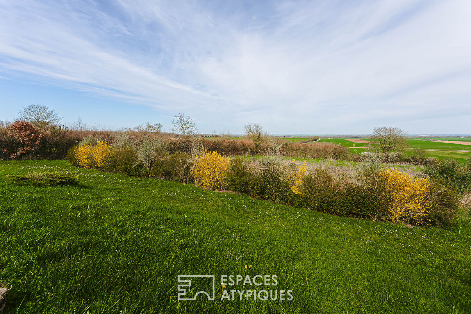 Contemporaine à la vue imprenable sur la campagne