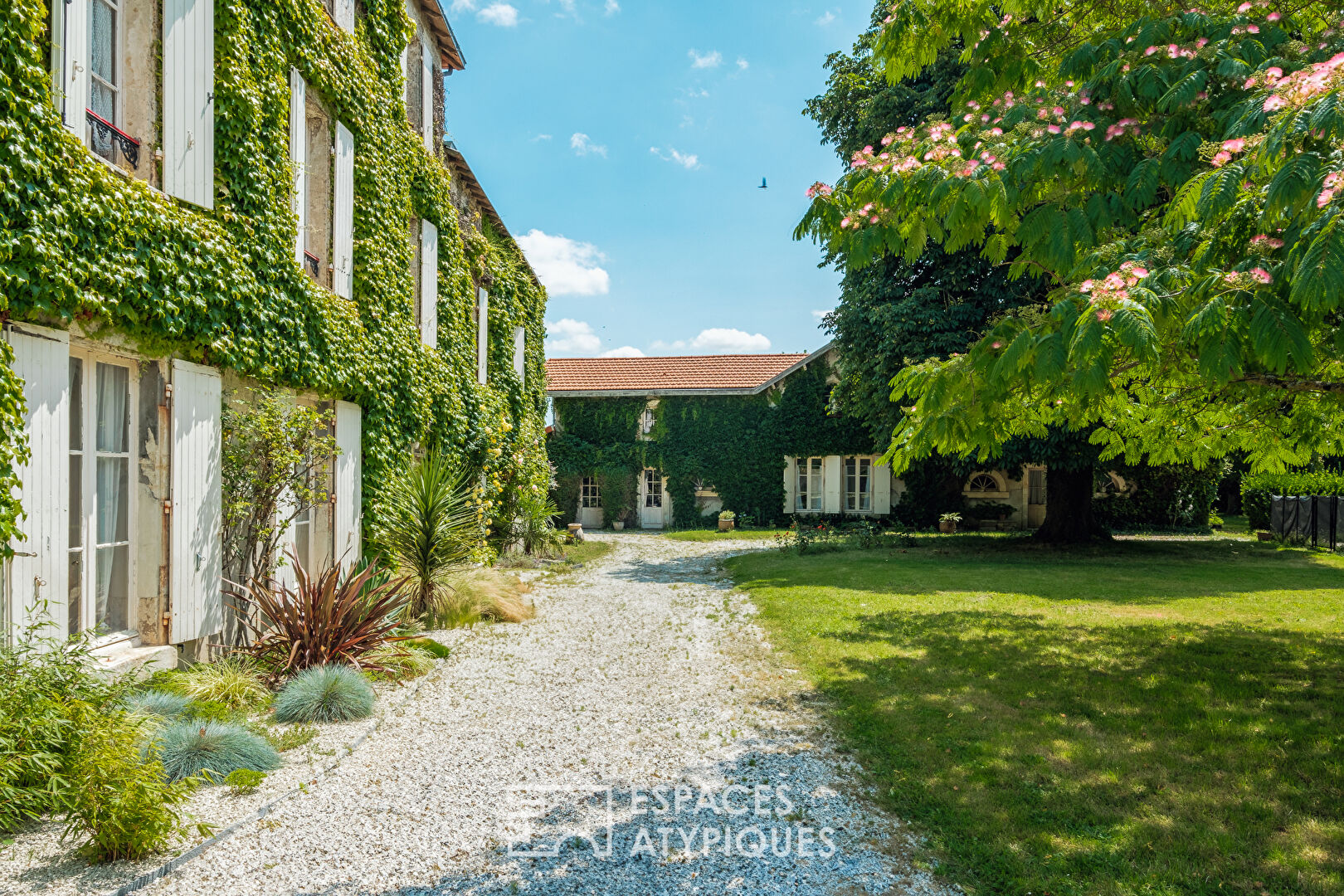 19th century style mansion 15 minutes from Niort