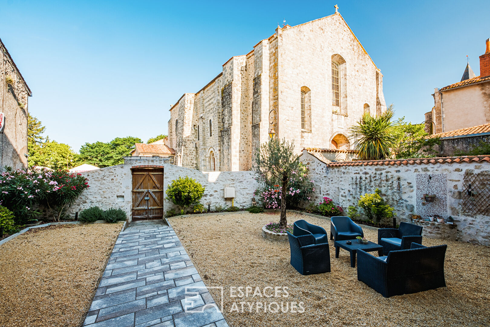 Ancien presbytère rénové à la vue incroyable