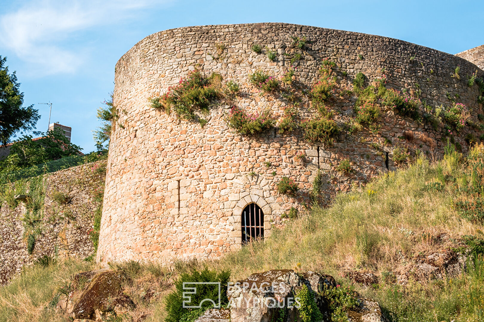 Ancien presbytère rénové à la vue incroyable