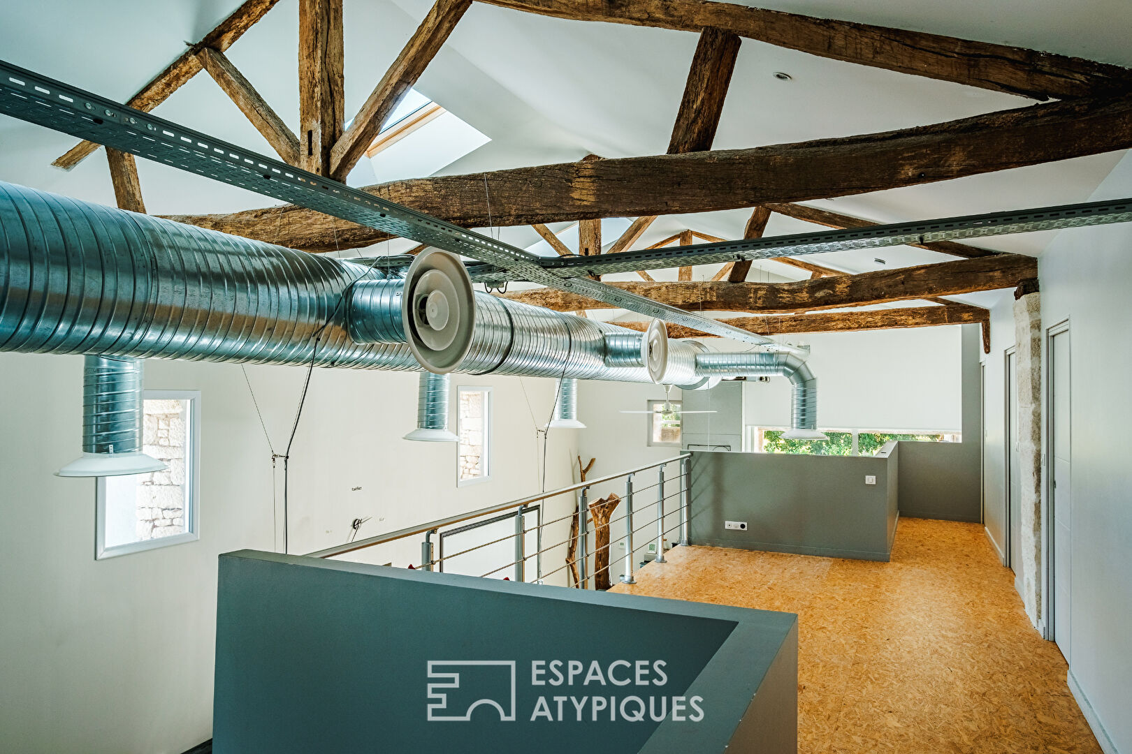 Grange rénovée aux allures de loft new-yorkais