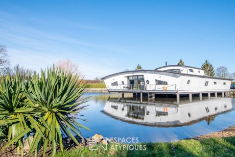 Boat-inspired villa