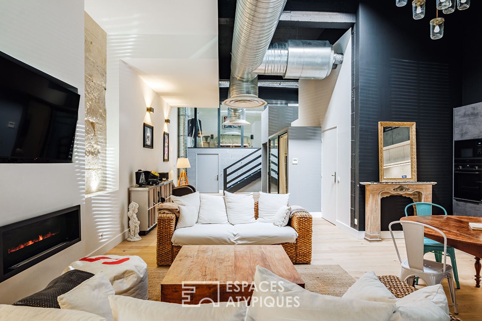 Intimate and daring loft in the heart of the city