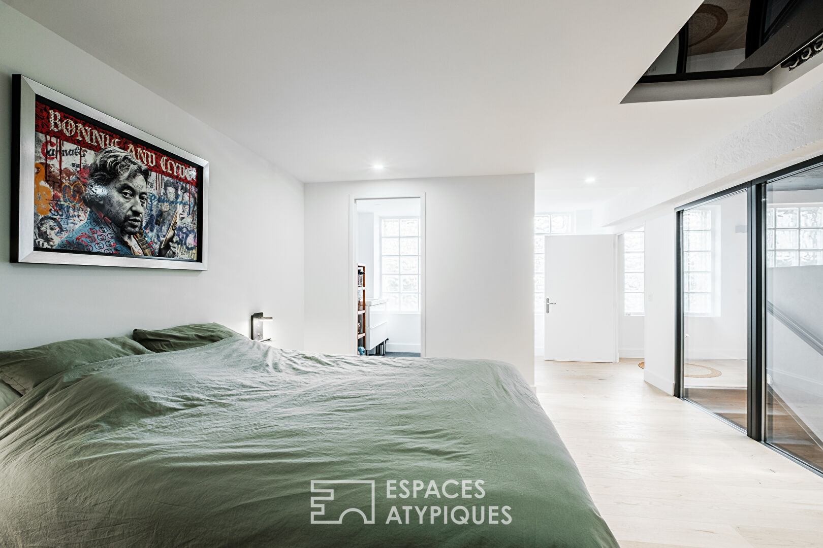 Intimate and daring loft in the heart of the city