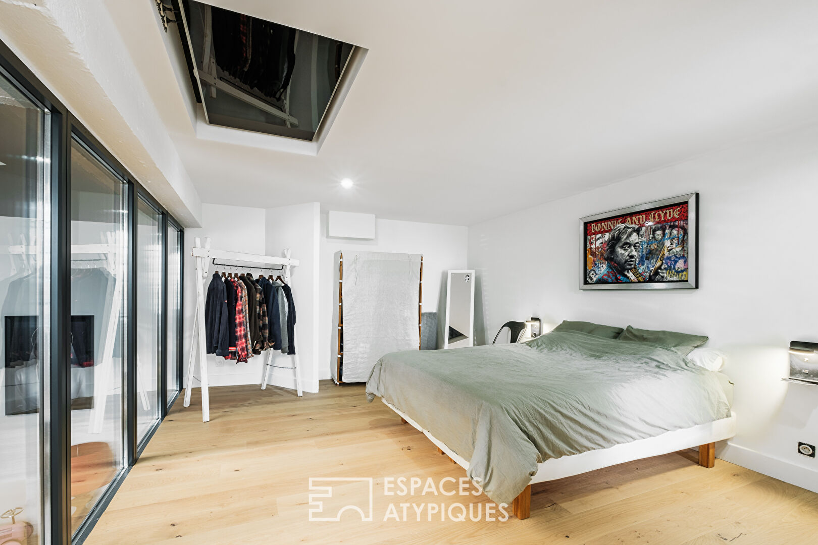 Intimate and daring loft in the heart of the city