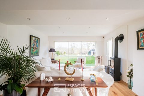 Renovated house and its park on the banks of the Sèvre