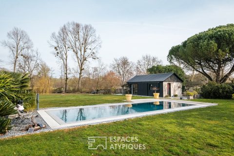 Renovated house and its park on the banks of the Sèvre
