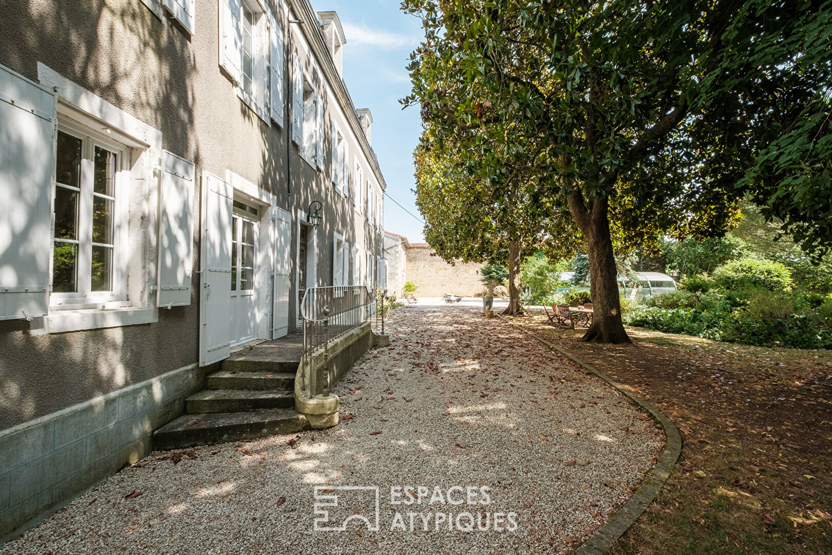Historic property, hidden from view