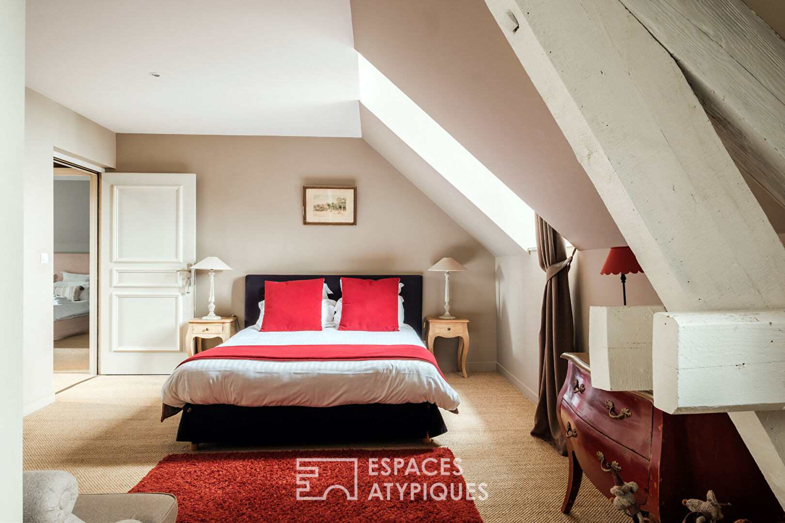 Elegance and refinement in the center of Niort
