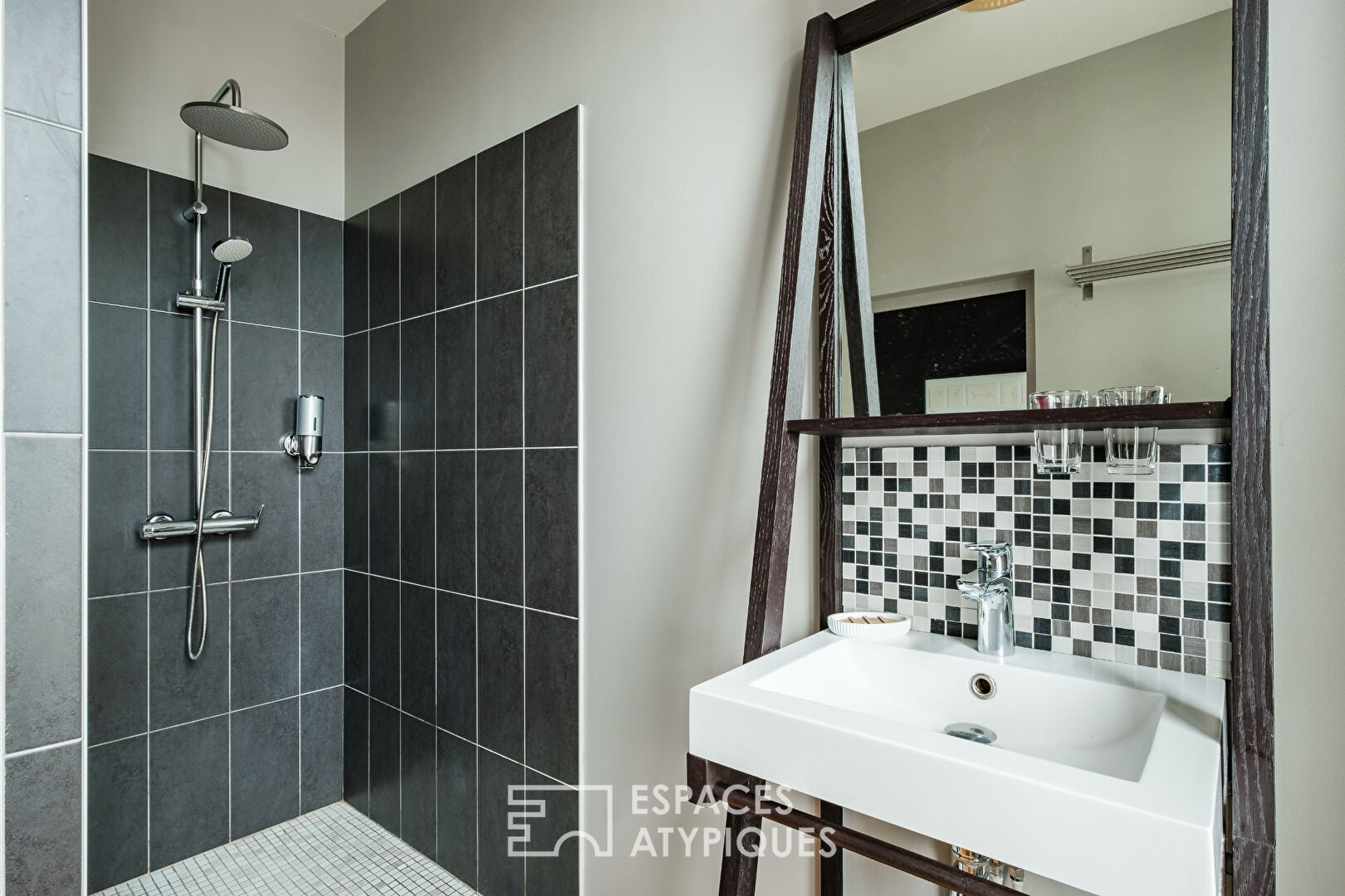 Elegance and refinement in the center of Niort
