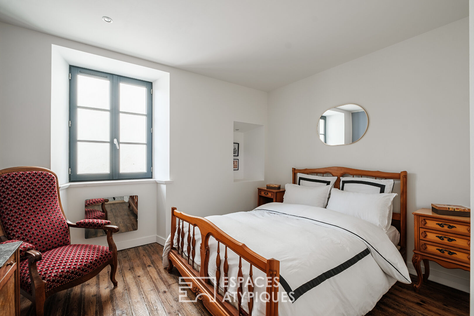 Townhouse in the center of a town of character